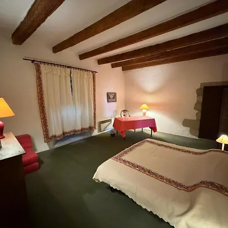 Chateau De Savigny - Terre Pensionat 3*