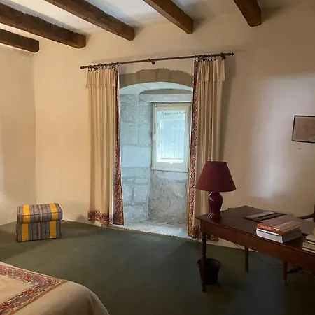 Chateau De Savigny - Terre Pensionat 3*