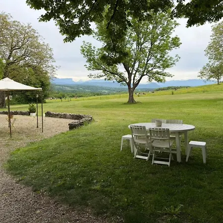 Chateau De Savigny - Terre